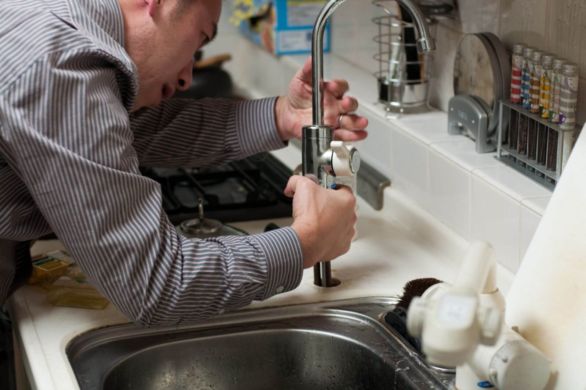 Plumbing Maintenance sink img